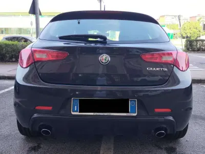 Usata Alfa Romeo Giulietta Super 150 CV (110 kW) 2017 Blu/azzurro Utilitaria