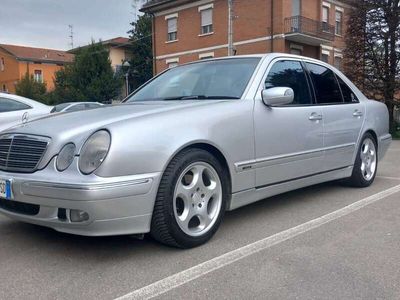 Mercedes E200