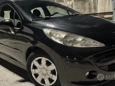 Usata Peugeot 207 68 CV (50 kW) 2010 Nero Berlina