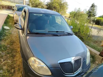 Usata Lancia Ypsilon 60 CV (44 kW) 2005 Grigio Utilitaria