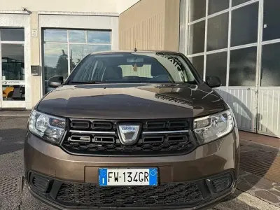Usata Dacia Sandero Comfort 73 CV (53 kW) 2019 Marrone Berlina