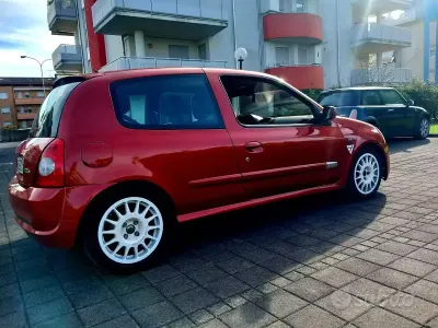 Usata Renault Clio R.S. 169 CV (124 kW) 2002 Utilitaria
