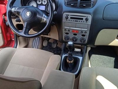 Usata Alfa Romeo 147 116 CV (85 kW) 2005 Rosso Utilitaria