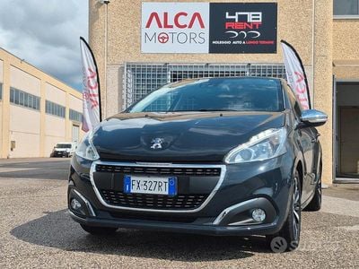 Usata Peugeot 208 Signature Sky 102 CV (75 kW) 2019 Grigio Utilitaria