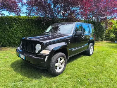 Usata Jeep Cherokee Limited 177 CV (130 kW) 2009 Nero SUV