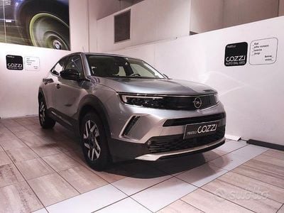 Usata Opel Mokka Elegance 131 CV (96 kW) 2023 Grigio SUV