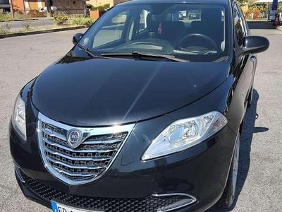 Usata Lancia Ypsilon Silver 69 CV (50 kW) 2013 Nero Utilitaria