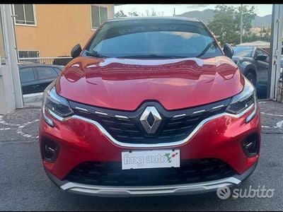 Usata Renault Captur 100 CV (73 kW) 2021 Rosso SUV