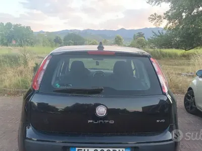 Usata Fiat Grande Punto 90 CV (66 kW) 2012 Nero Utilitaria