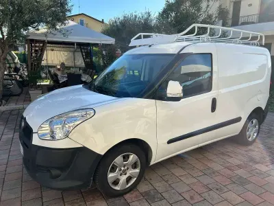 Usata Fiat Doblò 105 CV (77 kW) 2012 Bianco Monovolume