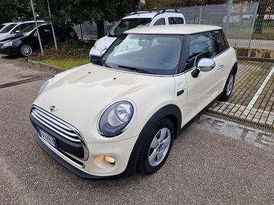 Usata Mini Cooper 95 CV (69 kW) 2015 Beige Utilitaria