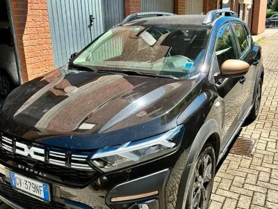 Usata Dacia Sandero Stepway 101 CV (74 kW) 2024 Nero Berlina