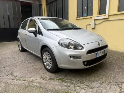 Usado Fiat Punto Lounge 77 CV (56 kW) 2016 Utilitario
