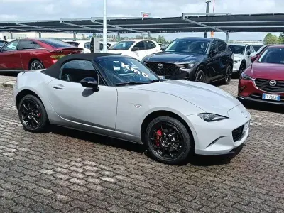 Nuova Mazda MX5 132 CV (97 kW) 2026 Aero grey Cabrio