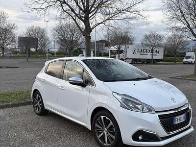 Usata Peugeot 208 Allure 82 CV (60 kW) 2017 Utilitaria