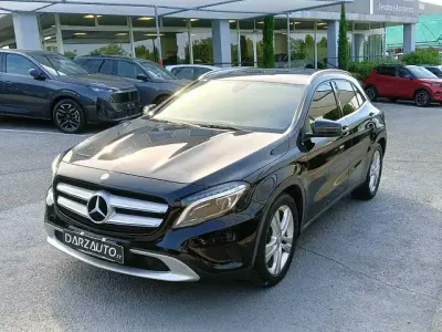 Usata Mercedes GLA200 136 CV (100 kW) 2017 Nero metallizzato SUV