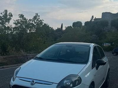 Usata Fiat Punto Evo Dynamic 69 CV (50 kW) 2011 Bianco Utilitaria