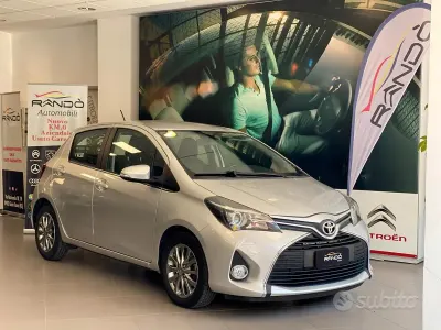 Occasion Toyota Yaris Lounge 90 ch (66 kW) 2016 Gris Berline