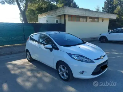 Occasion Ford Fiesta 68 ch (50 kW) 2012 Blanc Berline