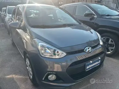 Usata Hyundai i10 Edition 67 CV (49 kW) 2016 Grigio Utilitaria