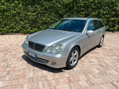 Usata Mercedes C220 150 CV (110 kW) 2006 Grigio Station wagon