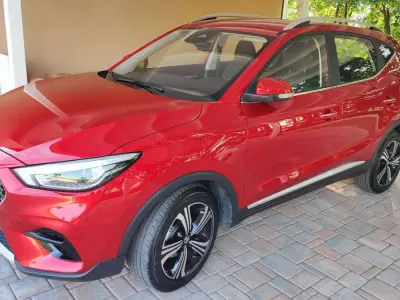 Usata MG ZS 106 CV (77 kW) 2025 Rosso SUV