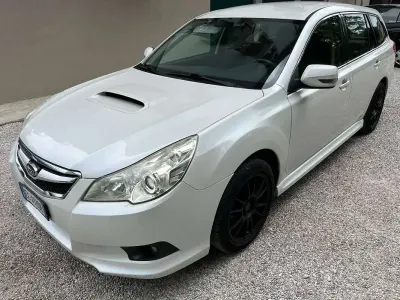 Usata Subaru Legacy Comfort 150 CV (110 kW) 2011 Bianco Station wagon