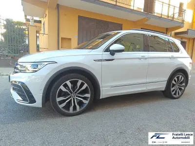 Usata VW Tiguan R-line 200 CV (147 kW) 2022 Bianco SUV