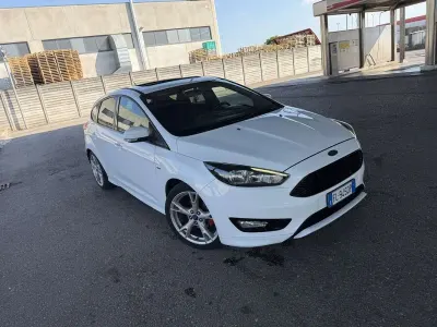 Usata Ford Focus ST-Line 120 CV (88 kW) 2017 Berlina