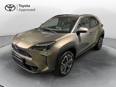Grigio Usata 2022 Toyota Yaris Cross Lounge SUV | 24.400 € (Buon prezzo)