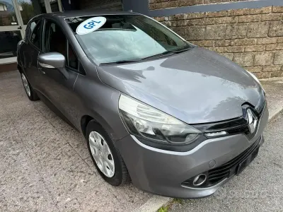 Usata Renault Clio IV 72 CV (52 kW) 2014 Grigio Berlina