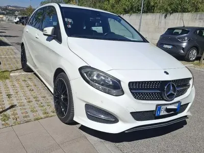 Usata Mercedes B180 109 CV (80 kW) 2017 Bianco Monovolume