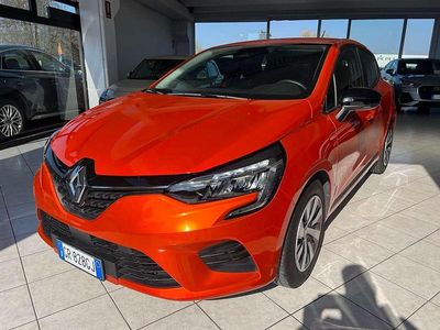 Usata Renault Clio V Equilibre 67 CV (49 kW) 2023 Arancione Berlina