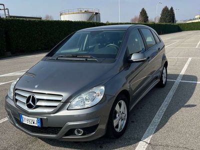 Mercedes B180