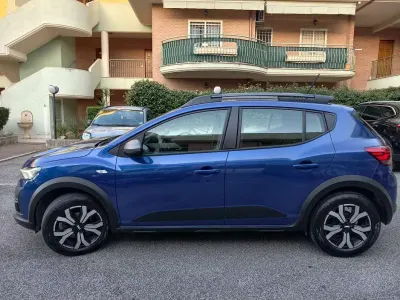 Usata Dacia Sandero Expression 101 CV (74 kW) 2023 Blu/azzurro Berlina