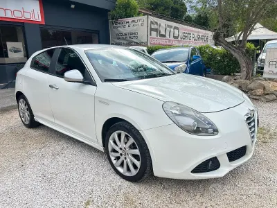 Gebraucht Alfa Romeo Giulietta Distinctive 140 PS (102 kW) 2011 Weiß Kleinwagen