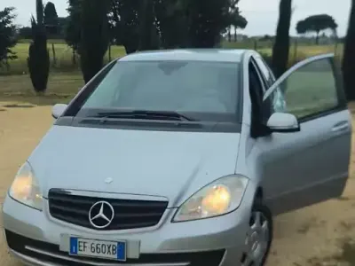 Gebraucht Mercedes A180 109 PS (80 kW) 2010 Grau Limousine
