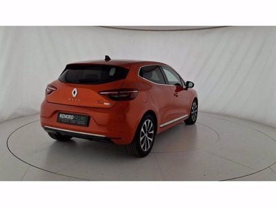 Begagnad Renault Clio V Techno 145 HK (106 kW) 2022 Orange