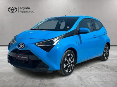 Usata Toyota Aygo Cool 72 CV (52 kW) 2018 Bluazzurro Utilitaria