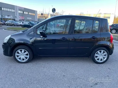 Usata Renault Modus Dynamique 75 CV (55 kW) 2010 Nero Monovolume