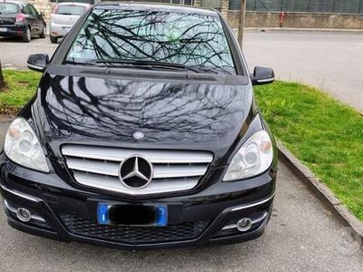 Mercedes B200