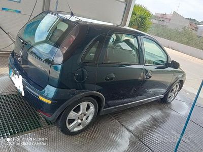 Usata Opel Corsa 69 CV (50 kW) 2004 Blu Utilitaria