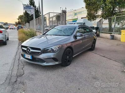 Usata Mercedes CLA180 Business 108 CV (79 kW) 2017 Grigio Berlina
