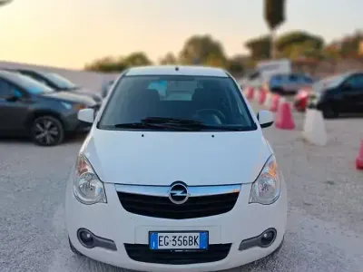 Usata Opel Agila 84 CV (61 kW) 2011 Bianco Utilitaria
