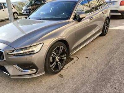 usata Volvo V60 2.0 d4 R-design (momentum) 190cv geartronic