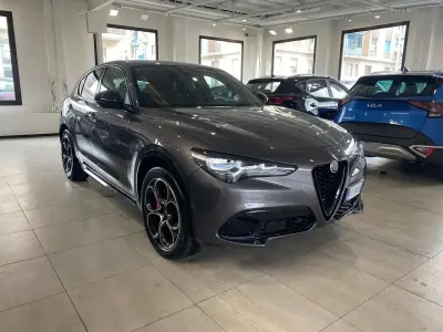 Usata Alfa Romeo Stelvio Veloce 209 CV (153 kW) 2025 Blu misano  grigio vesuvio SUV
