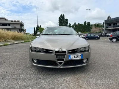 Begagnad Alfa Romeo 156 Exclusive 150 HK (110 kW) 2005 Brun Sedan