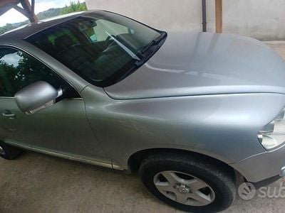 Usata VW Touareg 174 CV (127 kW) 2005 Grigio SUV