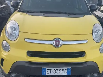 Begagnad Fiat 500L Trekking 85 HK (62 kW) 2014 Gul Minibuss
