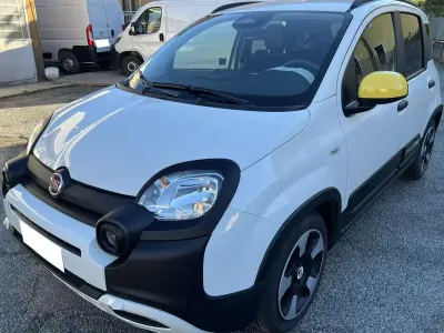 Nuova Fiat Panda Cross Cross 71 CV (52 kW) 2025 Bianco Utilitaria